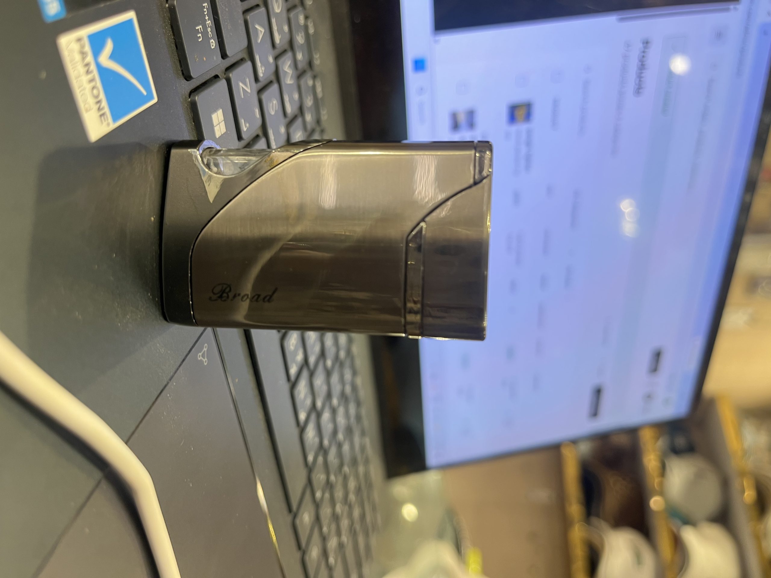 Metal lighter with fuel Indicator